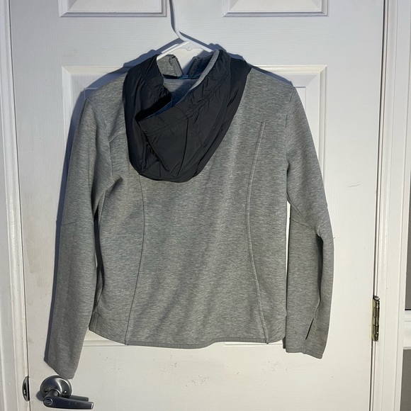 Sporty zip up - Picture 2 of 2